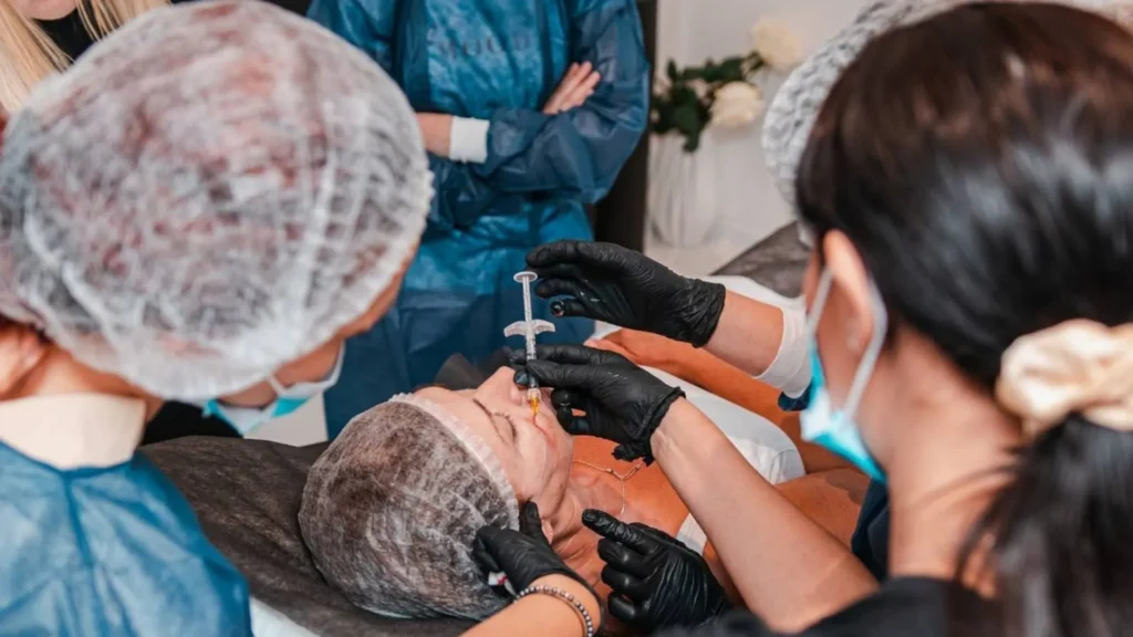 Come scegliere il corso di medicina estetica giusto per te 3 aesthetic training courses