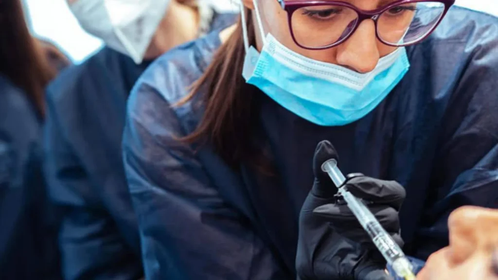 Come scegliere il corso di medicina estetica giusto per te 2 aesthetic training courses